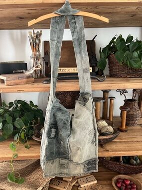 ♥️ Magnolia Pearl Canvas Tote